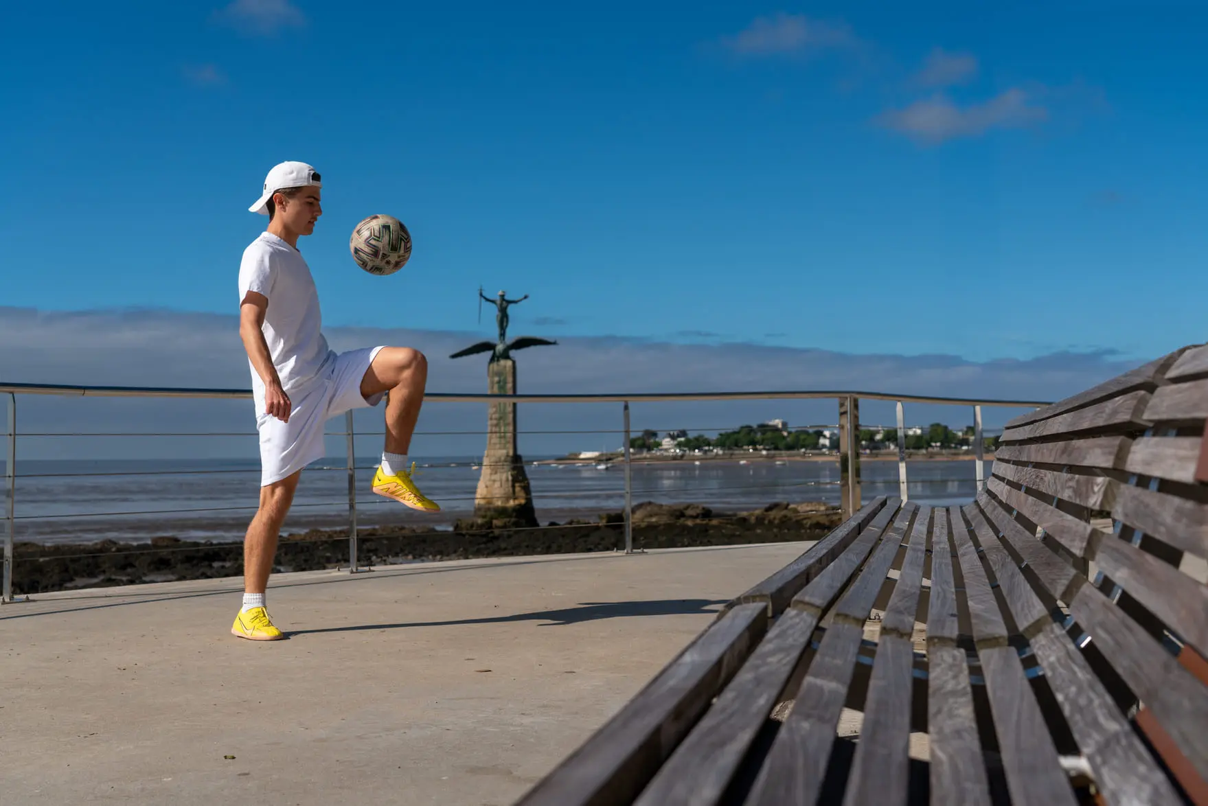 Portrait-Foot-St-Nazaire-01a Stéphane Grimal Photographe Saint-Nazaire. Séance photo à Saint-Nazaire sur Front de mer et sur le port.
