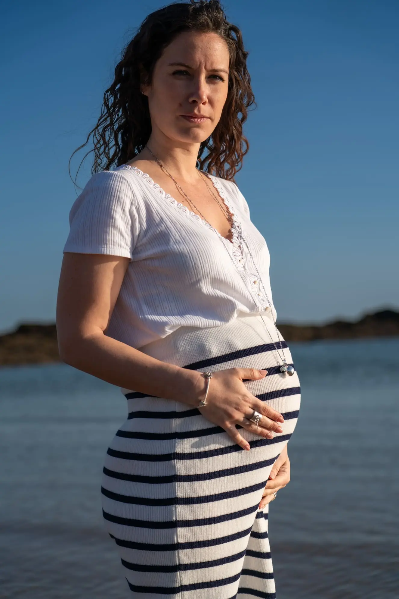 Portrait-grossesse-Pornichet-03a Stéphane Grimal Photographe Pornichet. Portrait grossesse plage Bonne Source à Pornichet