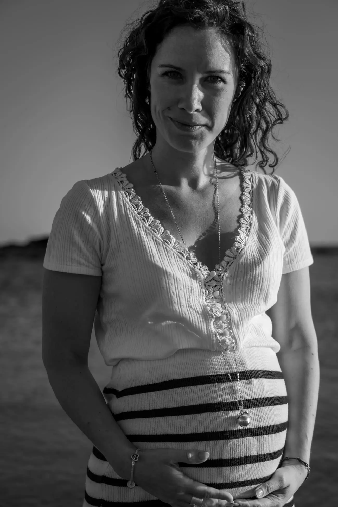 Portrait-grossesse-Pornichet-08a Stéphane Grimal Photographe Pornichet. Portrait grossesse plage Bonne Source à Pornichet